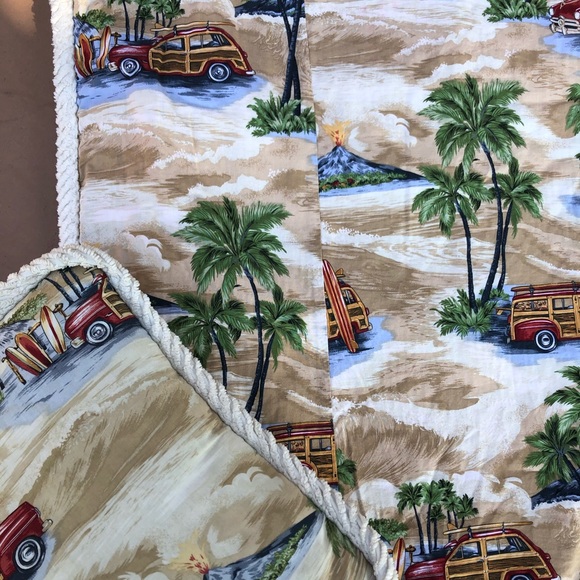 Vintage Hawaiian print twin duvet set.